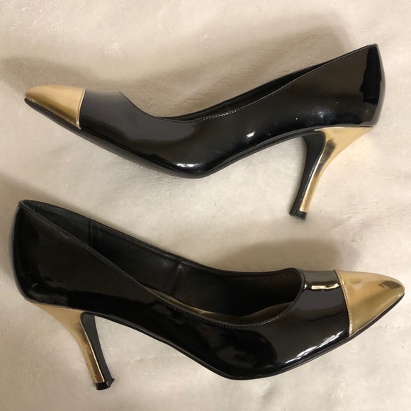 Chinese Laundry Shoes - Chinese Laundry black and gold heels